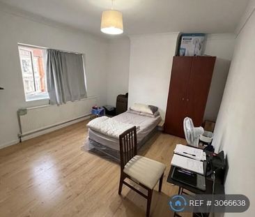 1 bedroom in a house share to rent - Photo 3