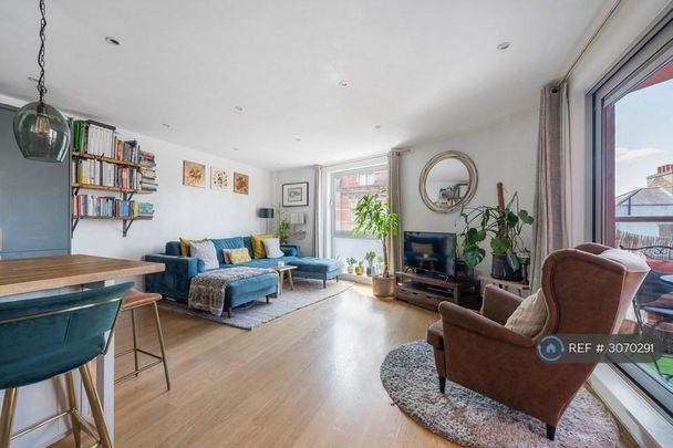 2 bedroom flat to rent - Photo 1