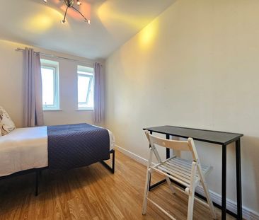 2 Bed Flat, Central House, E15 - Photo 6