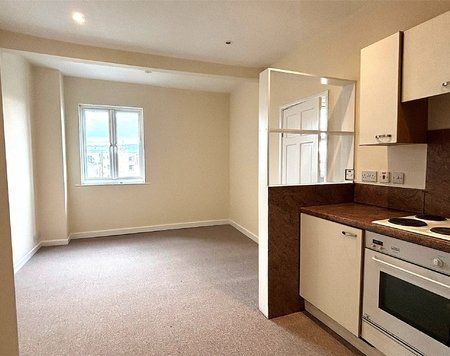 Lansdown Crescent, Cheltenham, Gloucestershire, GL50 - Photo 4