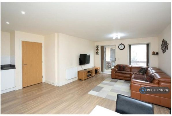 2 bedroom flat to rent - Photo 1