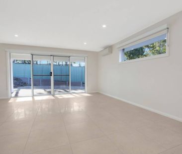 Spacious 3-Bedroom Duplex in Sunshine Bay - Photo 6