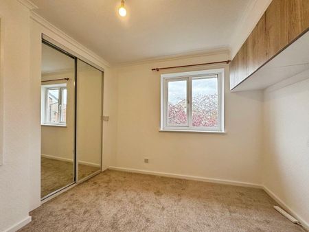 2 bedroom semi-detached house to rent - Photo 5