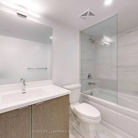 Dundas/Jarvis Beautiful +Spacious 1Bdrm Modern Kitchen Lrg Bathroom - Photo 4