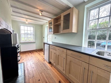 Two Bedroom Semi Detached Residential House in a village location - Photo 5