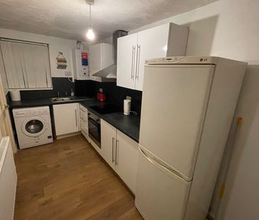 Room in a Shared Flat, Edmund Street, M6 - Photo 1