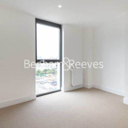 2 Bedroom flat to rent in Corn House, Marshgate Lane, E15 - Photo 1