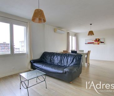 Location Appartement 3 pièces 68m² - Photo 2