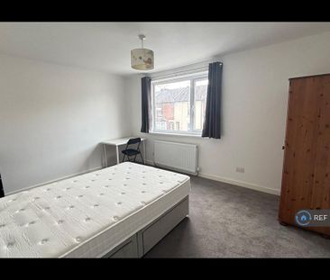 1 bedroom in a house share to rent - Photo 4