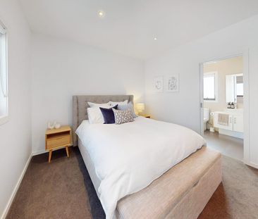 Super Spacious Townhouse - Photo 3