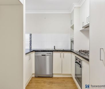 2/14 Horrocks Crescent, 4350, Kearneys Spring Qld - Photo 4