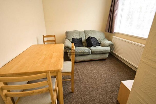 3 bedroom end of terrace house to rent - Photo 1