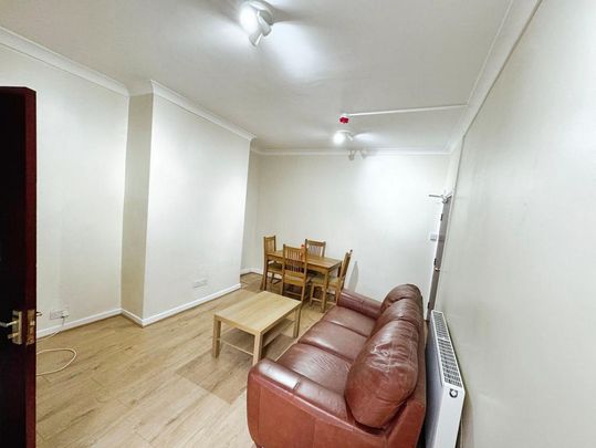 4 bedroom terraced house to rent - Photo 1