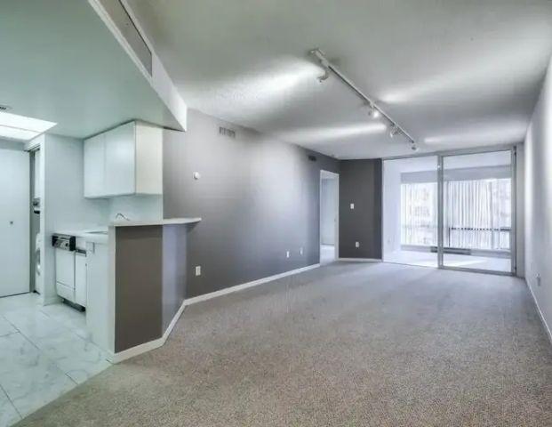 1001 Bay St., Suite 1006 | 1001 Bay Street, Toronto - Photo 1