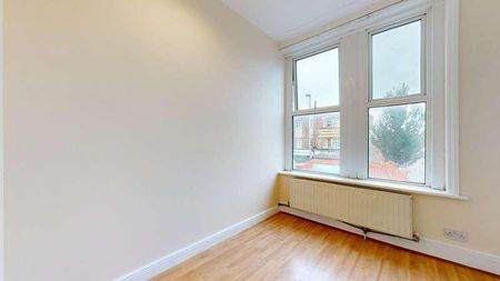 Lea Bridge Road, London, E10 - Photo 2