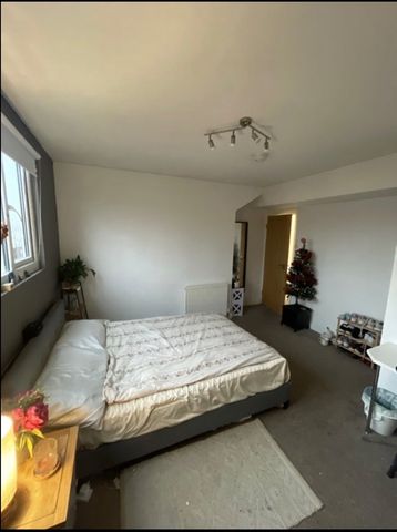 Room in a Shared House, Stanmore Place, LS4 - Photo 4