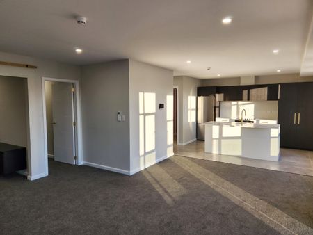 Penthouse Living - Photo 2