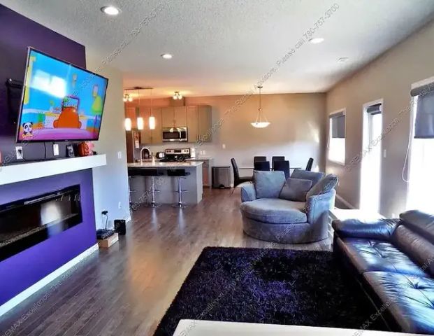 3 bdrm -1450 sqft-Townhouse-Chappelle(SW) - $2195/month - Available Sept 1,2024 | Edmonton - Photo 1