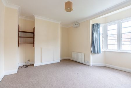 Available unfurnished now - Photo 2