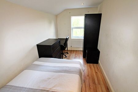 105 Rendell Street - Photo 3
