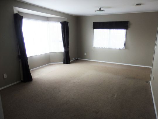 Cambridge East - 3 Bedrooms - Photo 1