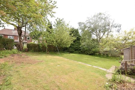 9, Eden Walk, Kirkstall, Leeds, LS4 2TE - Photo 2