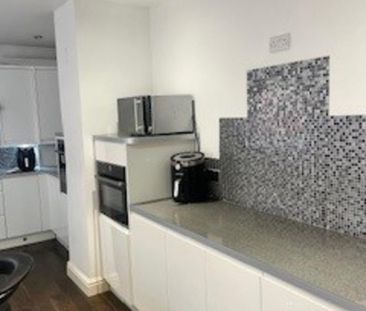 4 bedroom terraced house to rent - Photo 4