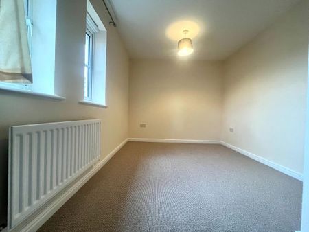 4 bedroom semi-detached house to rent - Photo 5