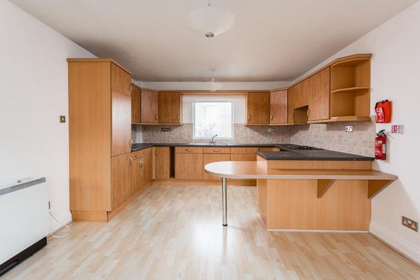 2 bedroom flat to rent - Photo 1