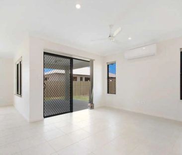 4 bedrooms with room to move! - Photo 1