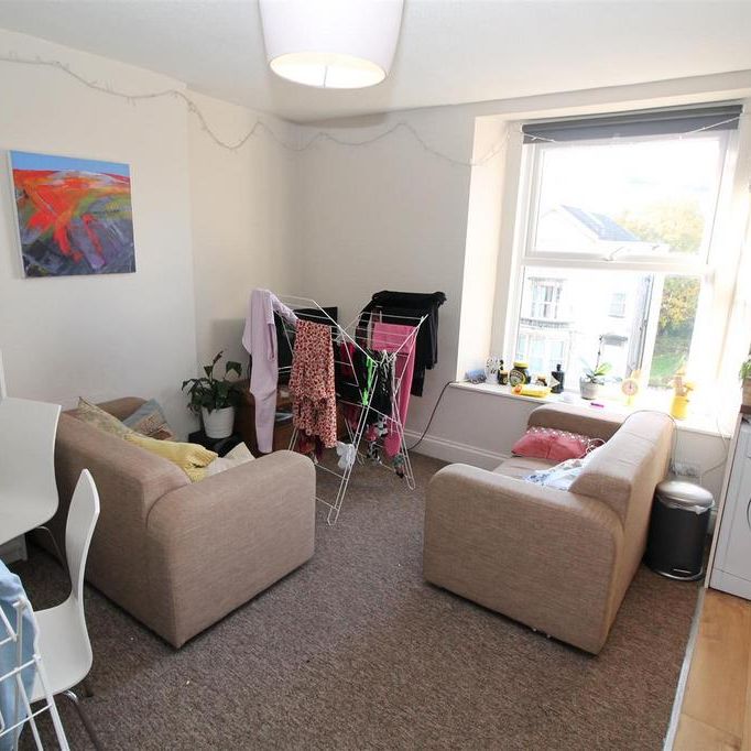 3 bedroom flat to rent - Photo 1