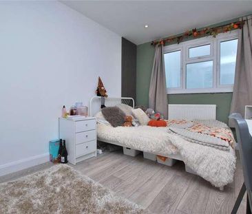 Park Barn Drive, Guildford, Surrey, GU2 - Photo 5