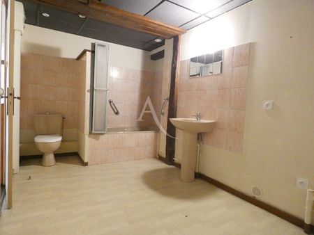 Location Appartement 3 pièces 76m² - Photo 3