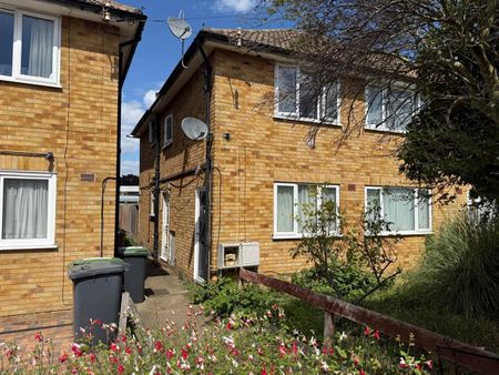 2 Bed Flat, Callander Road, SE6 - Photo 3