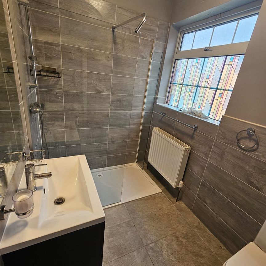 3 Bed - 221 Stainbeck Road, Leeds - LS7 2LR - Professional - Photo 1