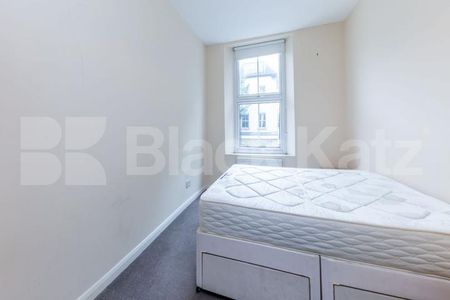 Well presented two double bedroom property set within a period conversion - Photo 4