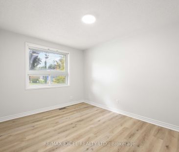 Detached Home For Lease | N8145998 - Photo 2