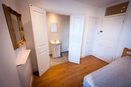 5 bedroom terraced house to rent - Photo 5