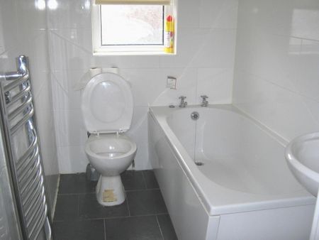 2 bedroom terraced house to rent - Photo 5