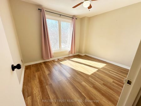 For Lease - 802 Greenfield Crescent, Newmarket, Ontario - Photo 4