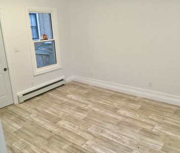 For Lease - 163 Welland Avenue Unit# Rear Unit, St. Catharines, Ont... - Photo 5