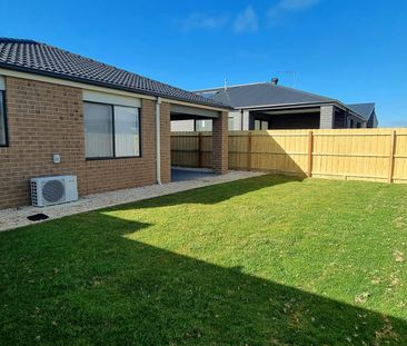 Modern & Spacious Home - Photo 6