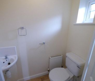 3 bedroom terraced house to rent - Photo 4