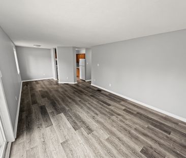 For Lease - 10 Riverside Drive Unit# 101, Kawartha Lakes, Ontario - Photo 2