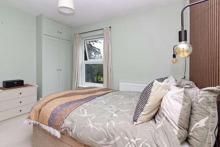 New Bradwell - Outstanding Bed Furnished Home With Modern Finish!, MK13 - Photo 4