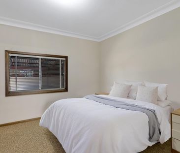 Quiet & Comfortable Home with Sunny Backyard - Water Included - Photo 6