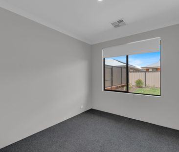 Four Bedroom Home in Whitby - Photo 4