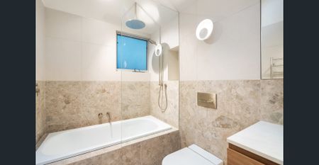 Stunning As New 4 Bedroom Family Home in Tree-Lined Street - Photo 5