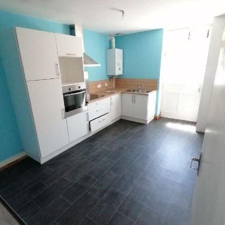 NOUVEAUTE- LOCATION:PLEIN CENTRE DE VERN/ SEICHE Maison T2 de 55 m² habitables environ, avec ac... - Photo 4