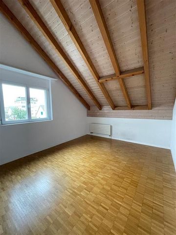 Grosszügige Wohnung ideal für Familien oder Wohngemeinschaft - Foto 2